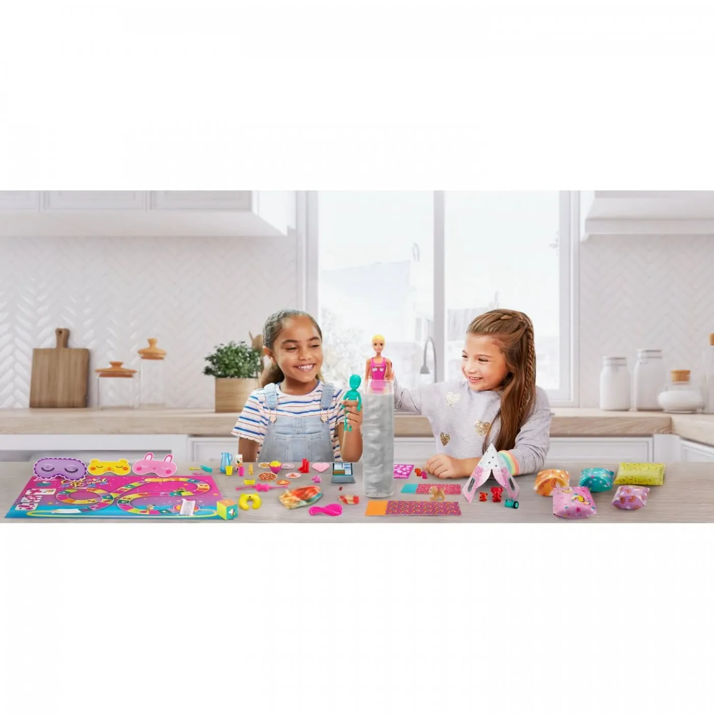 Barbie Color Reveal Paint Can Giftset